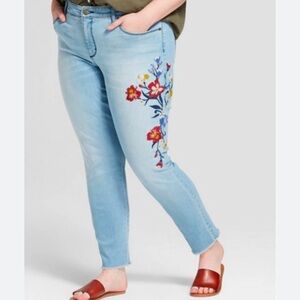 NWT Universal Thread embroidered jeans